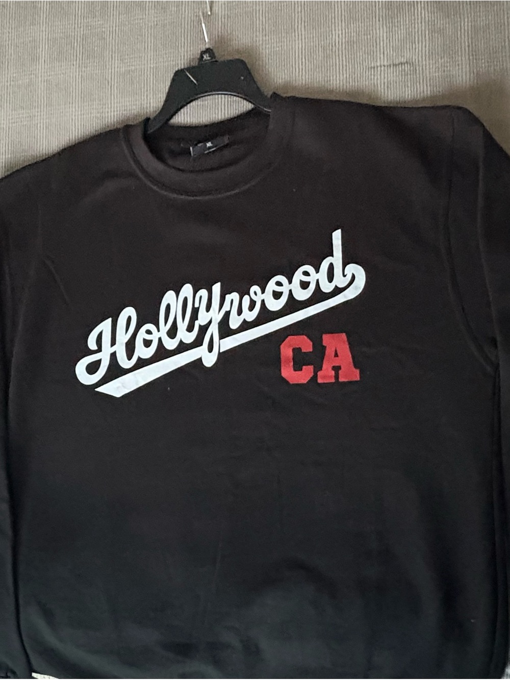 NWOT Men’s Black "Hollywood CA" Graphic Crewneck Sweatshirt size XL